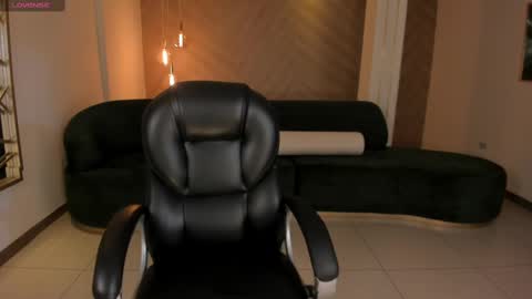 K A T E  online show from February 2025 05:19:01 AM