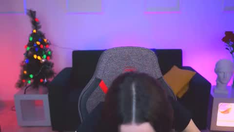 katewillows online show from December 2025 04:30:02 AM