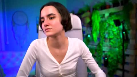 katewillows online show from March 2026 07:15:01 AM