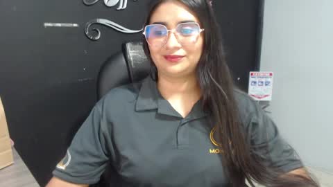 Call me Lau  online show from May 2026 11:43:02 PM