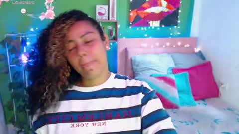 Snapshot of katherincastillo chatting on September 2025 04:40:02 PM katherin online show from September 2025 04:40:02 PM