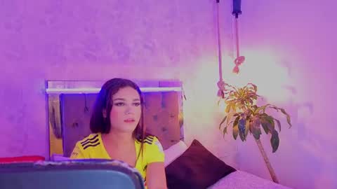 Snapshot of kathira_londres chatting on June 2026 12:47:02 PM Sofia online show from June 2026 12:47:02 PM