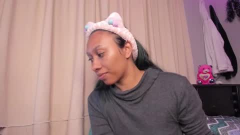 Katia online show from November 2025 03:01:02 PM