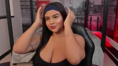 Katia online show from November 2025 09:22:01 AM