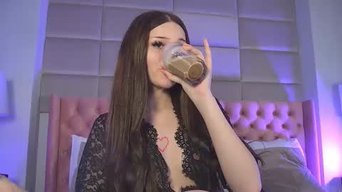 Katia online show from November 2025 04:12:02 PM