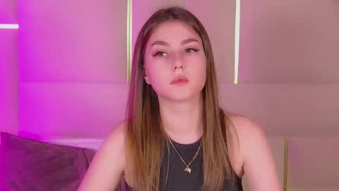 katiereeves online show from November 2025 06:08:01 PM