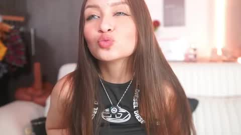 Snapshot of katlyn_martins chatting on April 2026 07:20:02 PM K A T L Y N online show from April 2026 07:20:02 PM