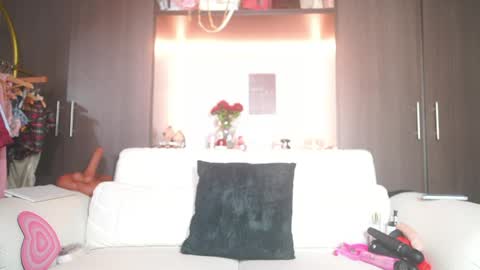 Snapshot of katlyn_martins chatting on May 2026 06:50:02 PM K A T L Y N online show from May 2026 06:50:02 PM