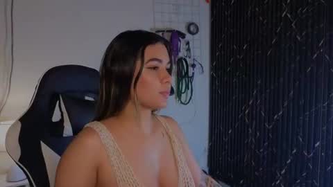 Snapshot of katt_bdsm chatting on June 2026 05:28:02 AM Katt online show from June 2026 05:28:02 AM