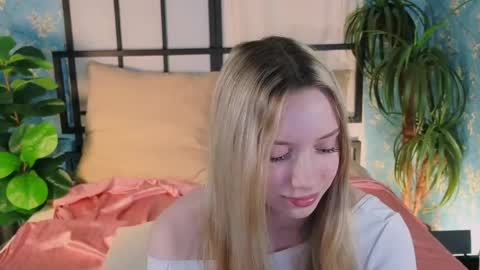Snapshot of katt_yy chatting on April 2026 05:10:01 AM katt_yy online show from April 2026 05:10:01 AM