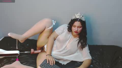 Snapshot of katty_loveless chatting on September 2025 07:08:01 AM Katty Loveless online show from September 2025 07:08:01 AM