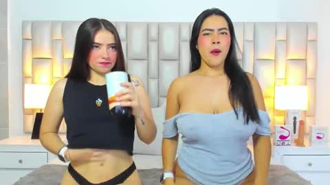 Snapshot of katy_and_paola chatting on April 2026 01:27:02 PM katy blonde girl and paola big boobs online show from April 2026 01:27:02 PM
