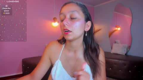 Snapshot of katy_sweet19 chatting on November 2025 07:34:02 PM Katy online show from November 2025 07:34:02 PM