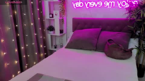 Kate online show from April 2026 04:32:01 AM