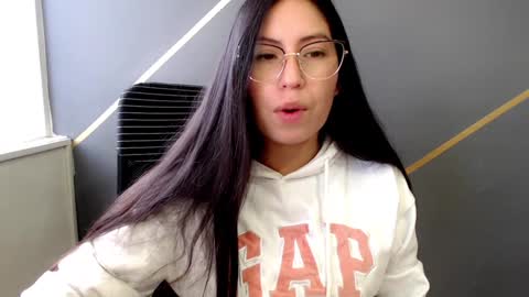 Snapshot of katybelladonna chatting on December 2024 12:12:02 PM KATY online show from December 2024 12:12:02 PM