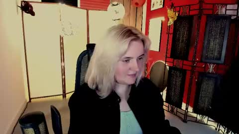 Snapshot of katybriggs chatting on June 2026 06:52:02 AM Katy online show from June 2026 06:52:02 AM