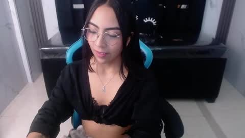 katyrider_a online show from September 2025 01:38:01 PM