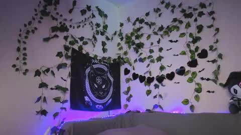 Mia online show from March 2026 07:59:01 AM