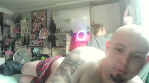 Snapshot of kaylaandmike23 chatting on April 2026 05:32:02 PM M and K online show from April 2026 05:32:02 PM