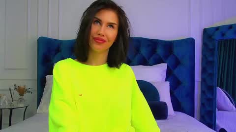 Kayla online show from May 2026 06:43:02 AM
