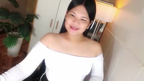 Y O U R        F U T U R E       K A Y L E E  online show from January 2026 05:51:02 PM