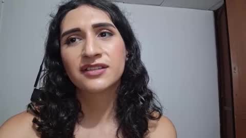 Kaylee Sims online show from November 2025 08:57:01 AM