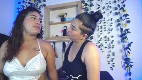 kaylie and dakota  online show from September 2025 02:02:02 AM