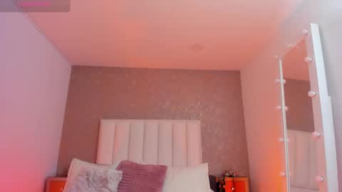 kayliebrooks online show from November 2025 02:38:02 PM