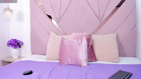 Kaylin Jann online show from September 2025 06:19:01 PM