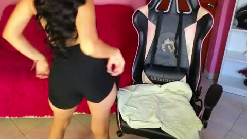 keeiity_moon online show from May 2026 02:00:01 PM