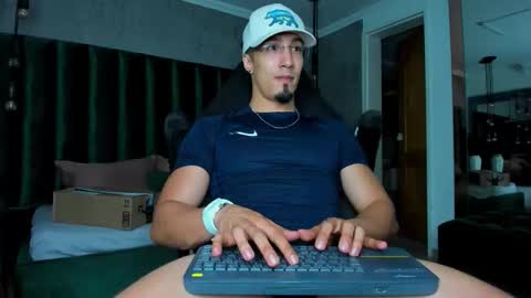 keelanmg online show from December 2025 02:40:01 AM