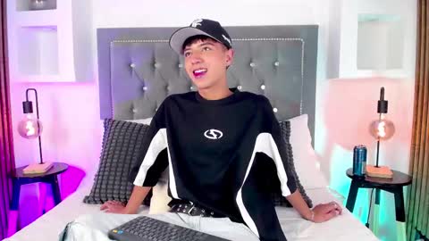 Snapshot of keen_nico chatting on February 2026 01:18:02 PM nico online show from February 2026 01:18:02 PM