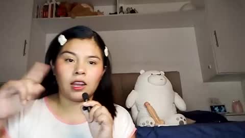 Andrea online show from November 2025 03:28:01 AM