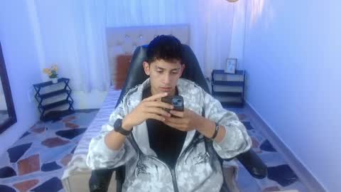 Snapshot of kei_23 chatting on April 2026 11:37:01 AM Kei online show from April 2026 11:37:01 AM