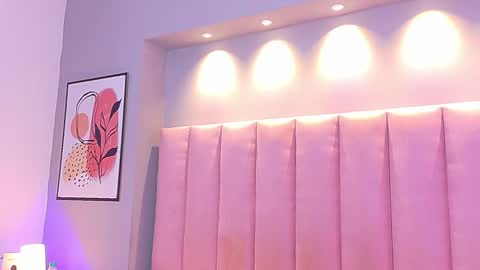 Keily Ross online show from October 2025 08:43:02 PM