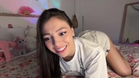 keira online show from December 2025 12:08:01 AM