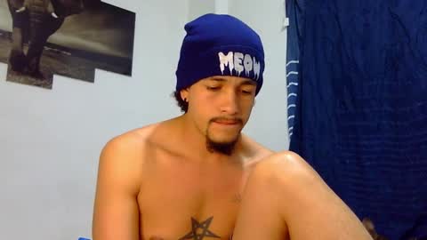 Snapshot of keivid_2303 chatting on February 2025 05:20:01 PM david online show from February 2025 05:20:01 PM