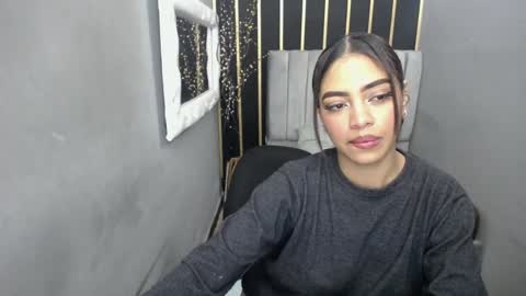  K E I Z Y  online show from December 2024 02:00:02 PM