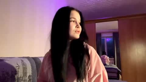 Snapshot of kelligosda chatting on March 2026 03:46:01 PM Bella online show from March 2026 03:46:01 PM