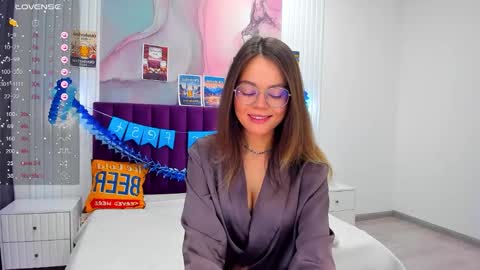 Kelly online show from October 2025 01:02:02 AM