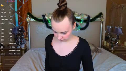 Im Kelly online show from December 2025 10:01:01 AM