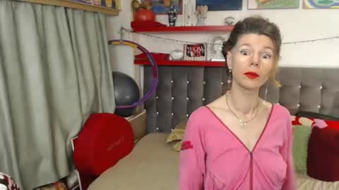 kelly online show from November 2025 06:42:02 PM