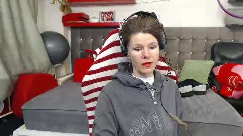 kelly online show from February 2026 06:25:01 PM