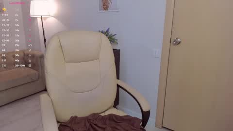 Kelly online show from February 2025 10:37:02 AM