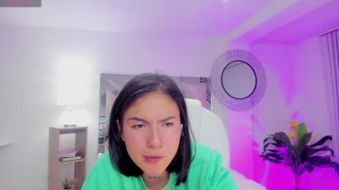 Kendall Jenner online show from January 2025 07:20:02 AM