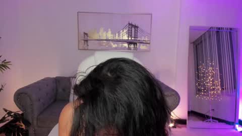 Kendall Jenner online show from January 2025 01:37:02 AM