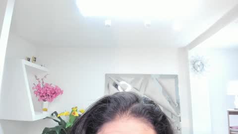 Kendall Jenner online show from February 2025 05:18:01 AM