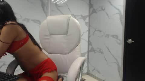 Snapshot of kendall69__ chatting on December 2024 01:55:02 PM kendall69__ online show from December 2024 01:55:02 PM