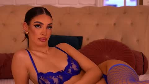 Kendal online show from December 2025 11:11:02 PM