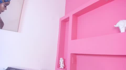 Kendal online show from September 2025 05:28:02 AM